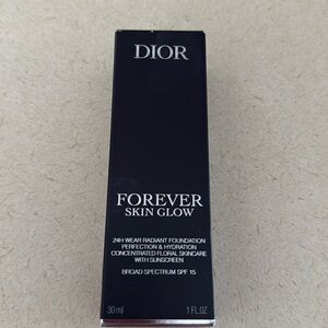 Dior Forever Skin Glow Foundation- OW Warm Glow